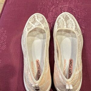 Skechers - air cooled memory foam size 9.5